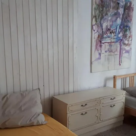 Haus Im Gruenen - Huerth *